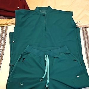 M/L 💚 Hunter Green Figs Set